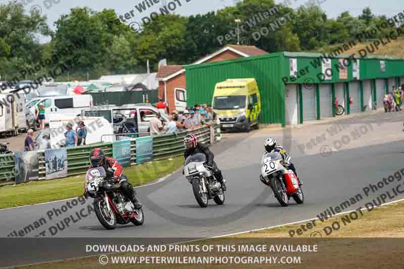Vintage motorcycle club;eventdigitalimages;mallory park;mallory park trackday photographs;no limits trackdays;peter wileman photography;trackday digital images;trackday photos;vmcc festival 1000 bikes photographs